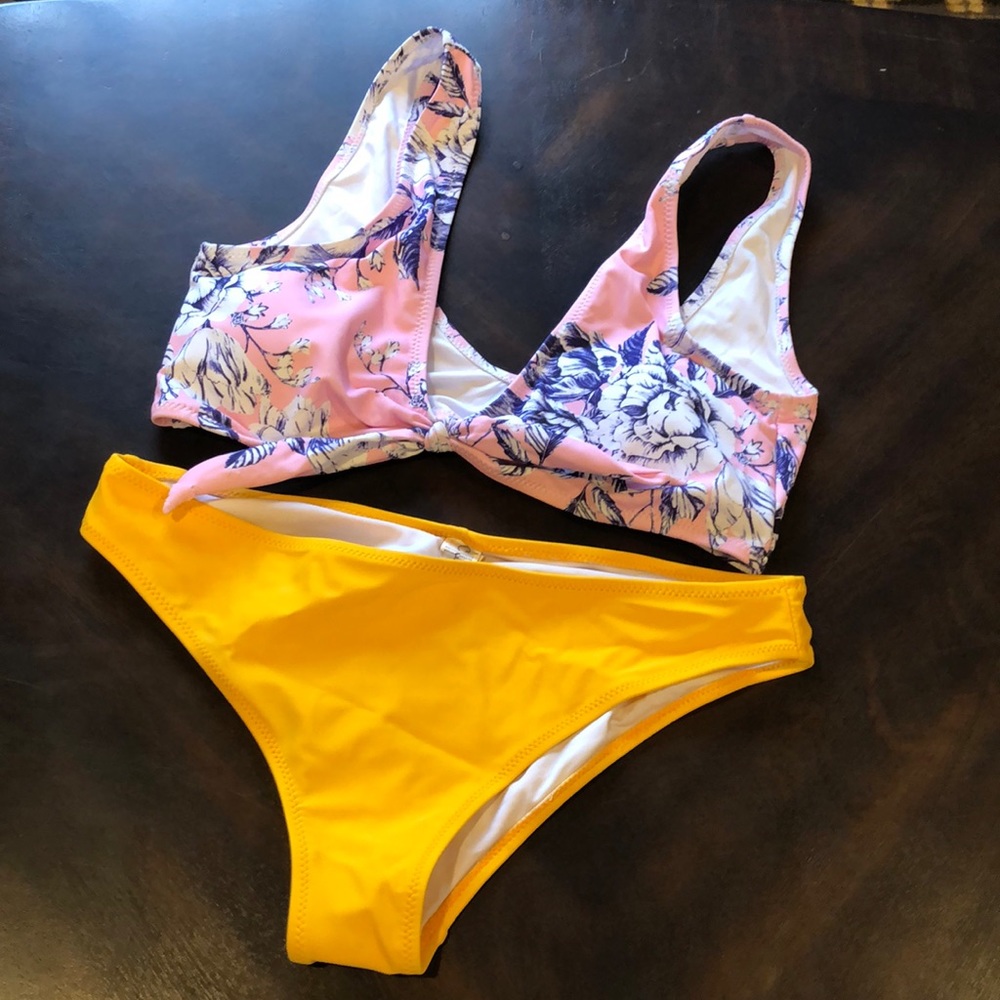 Cupshe Swimsuit Set